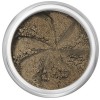 Demi-matte fawn brown with golden undertones in a natural loose mineral powder formulation. 