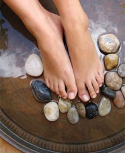 Treat your feet to a super easy but oh so effective home pedicure >> Treat your feet to a super easy but oh so effective home pedicure >>